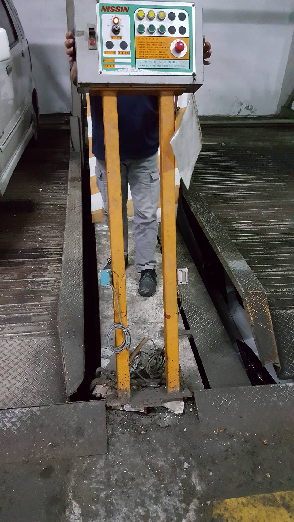 中國城景上景一期機械停車位 沉箱油壓單缸活塞式機械車位