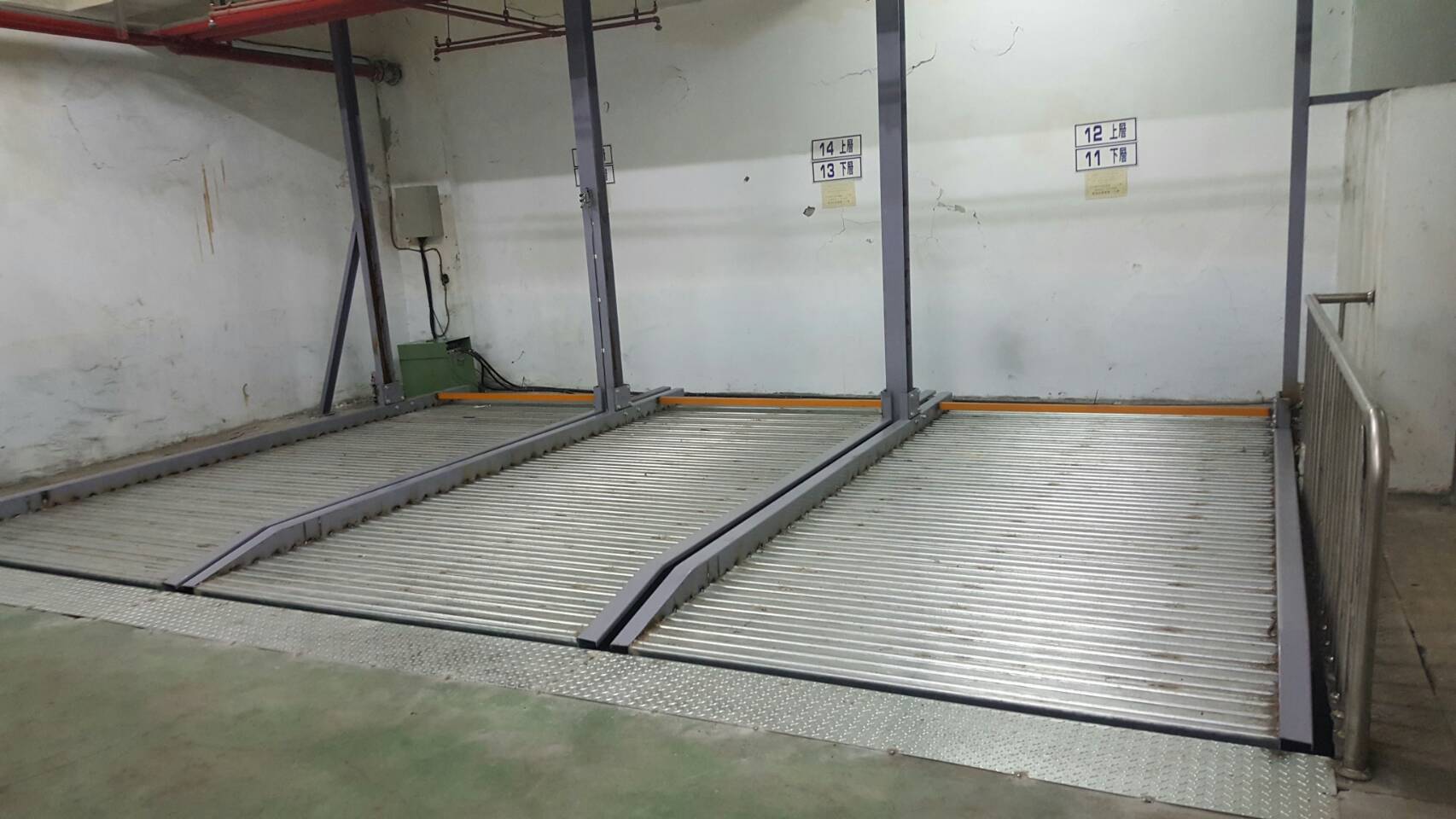 百吉百利機械停車位 沉箱 並聯油壓式車位