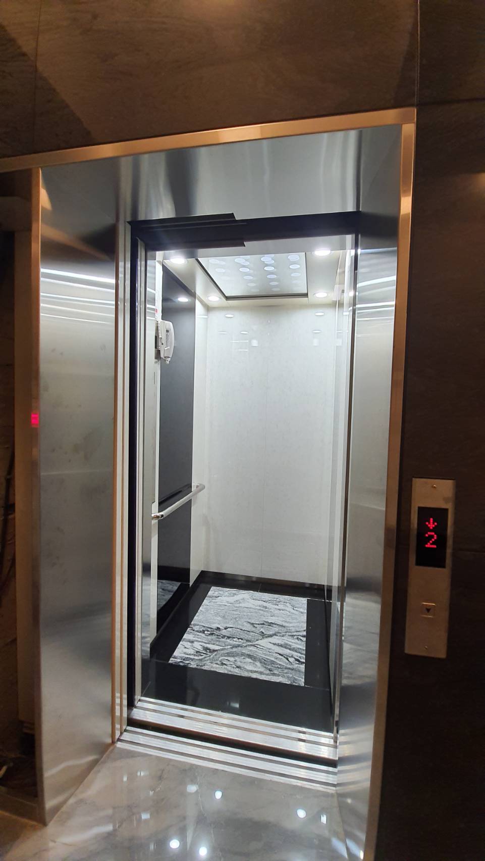 吳公館客梯 2樓2停無機房式客梯