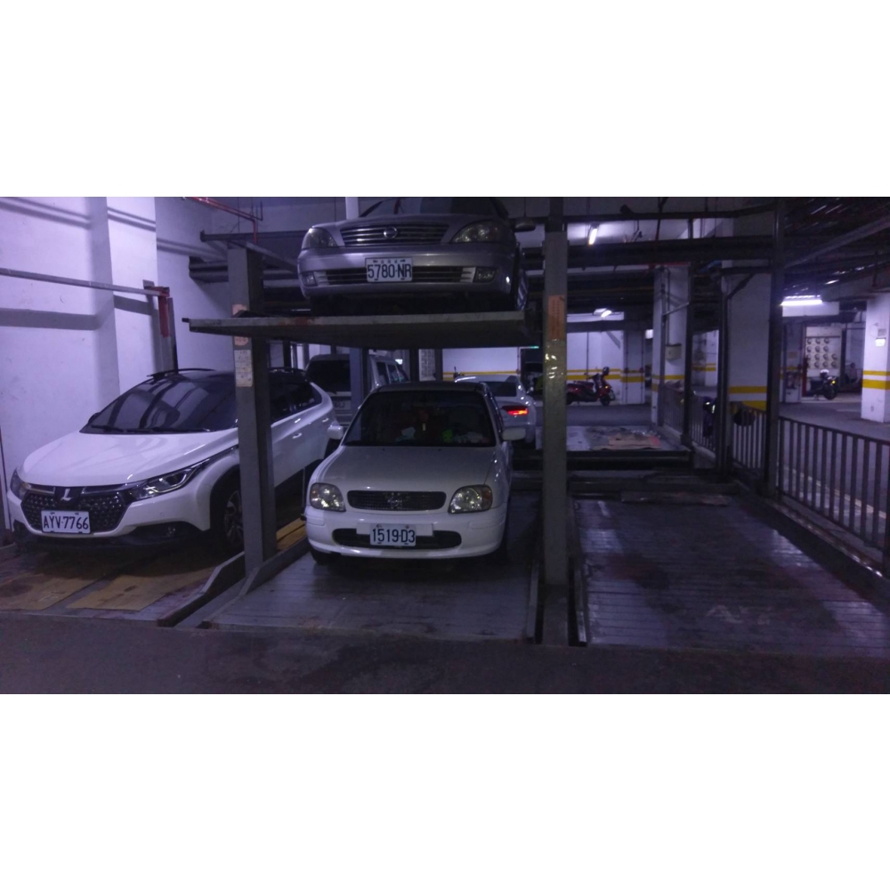 廣三大帝國機械停車位 沉箱 子母油壓式車位