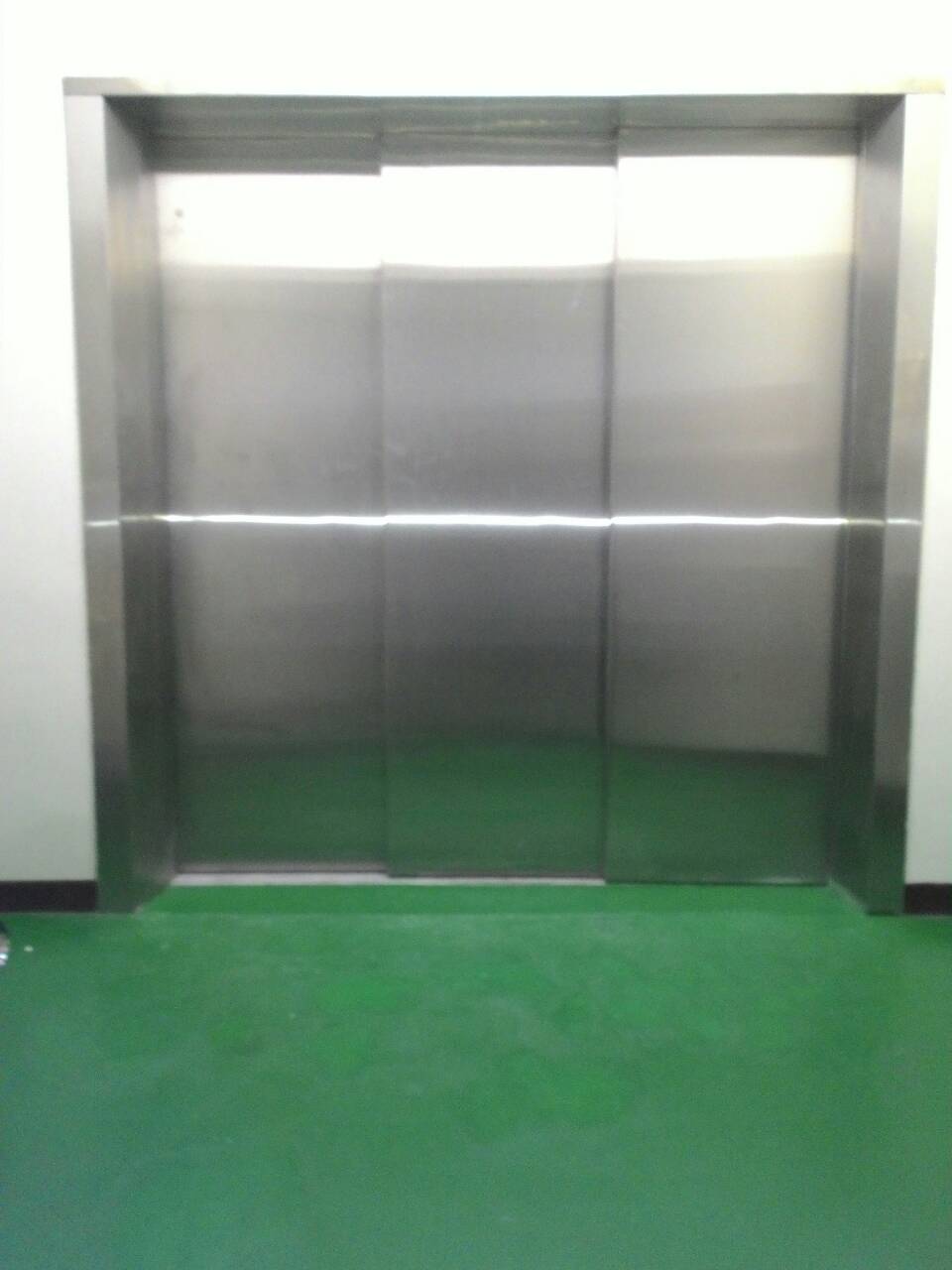 3樓3停油壓式貨梯